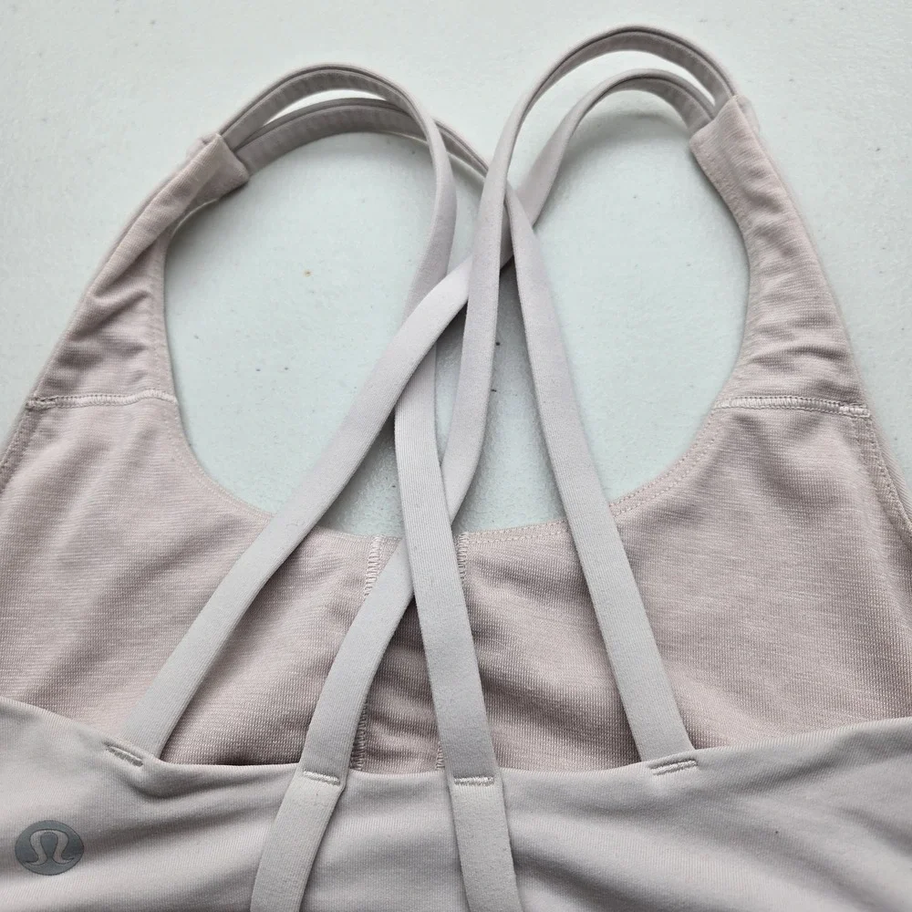 Lululemon Women Sports Bra 2 Light Pink Energy Wireless Strappy Crossback